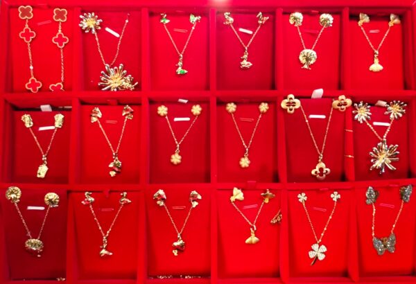 CHAINE AVEC PENDENTIF 91152-BX