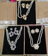 COFFRET CHAINE & BOUCLE EN PERLE CC003