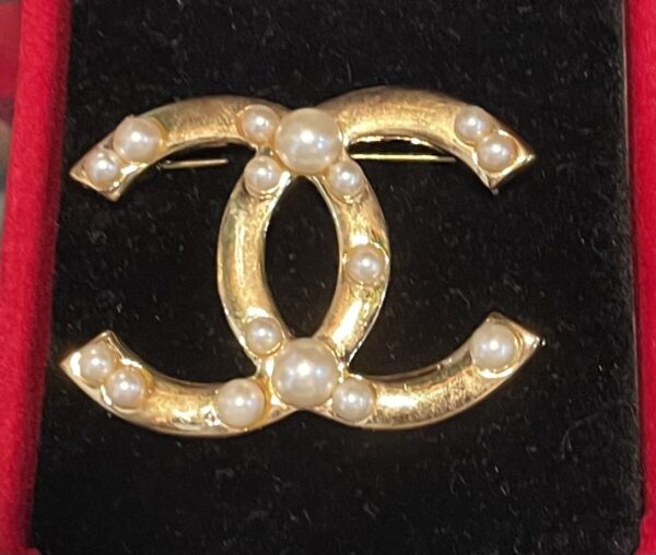 Broche Chanel