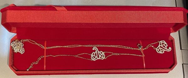 CHAINE EN OR PLAQUE AVEC BOUCLES D'OREILLES ET COFFRET 1H82G