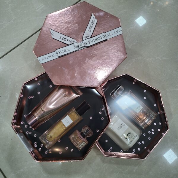 GAME DE PRODUIT DE BEAUTE VICTORIA SECRET – Image 3