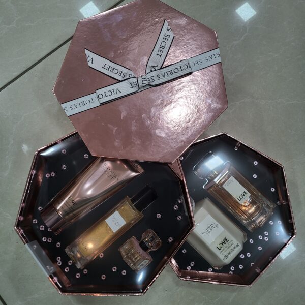 GAME DE PRODUIT DE BEAUTE VICTORIA SECRET