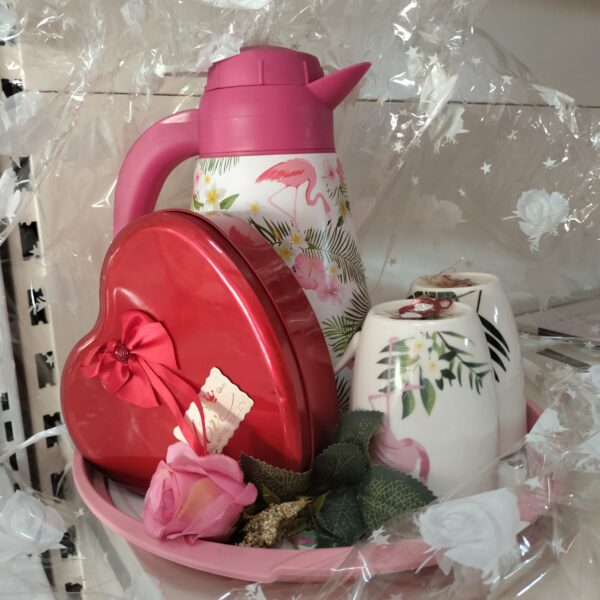 PACK ST VALENTIN  : CARAFE + DEUX TASSES + BOITE EN COEUR 87W3V