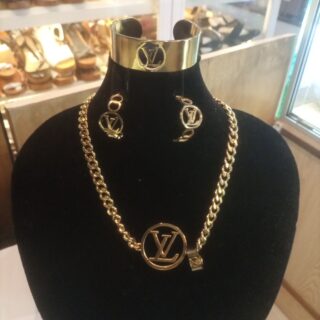 ENSEMBLE CHAINE + BRACELET + BAGUE + BOUCLE LOUIS VUITTON BX-XY370
