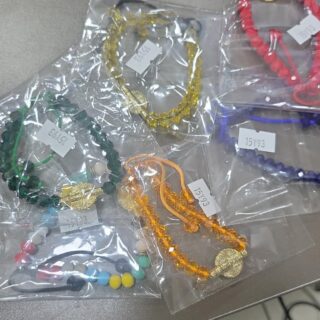 BRACELET AVEC ATTACHE TRADITI AKAN EN PERLE GRAND MOTIF BX-15Y93
