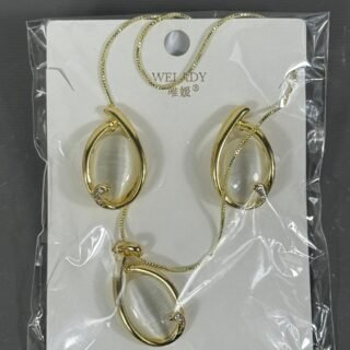 Ensemble “Élégance Cristalline” – Collier & Boucles d’oreilles